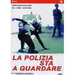 LA POLIZIA STA A GUARDARE...